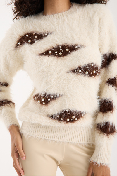 Clothes Fast Women's Cream Beard Yarn Stone and Pearl Detailed Crew Neck Knitwear Sweater