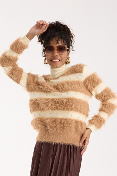 Moda Days Women's Beige Beard Yarn Stone Detailed Half Turtleneck Knitwear Sweater