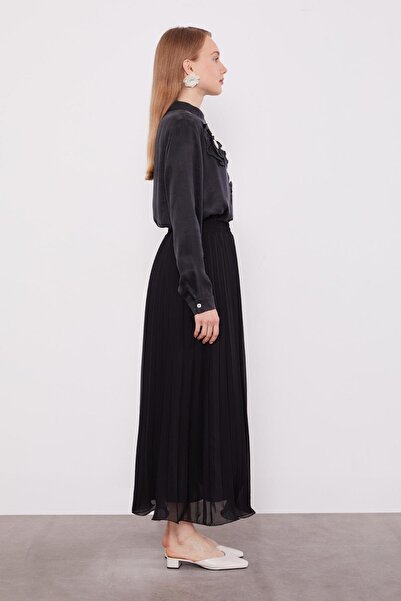 Levidor Black Pleated Chiffon Skirt