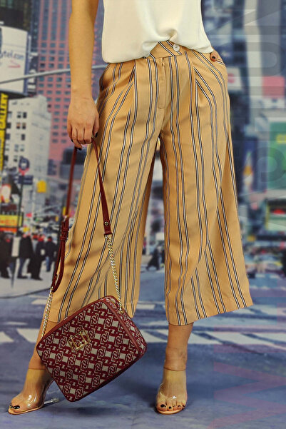 WildFashion Wide-leg three-quarter pants, model CL777RR-1551