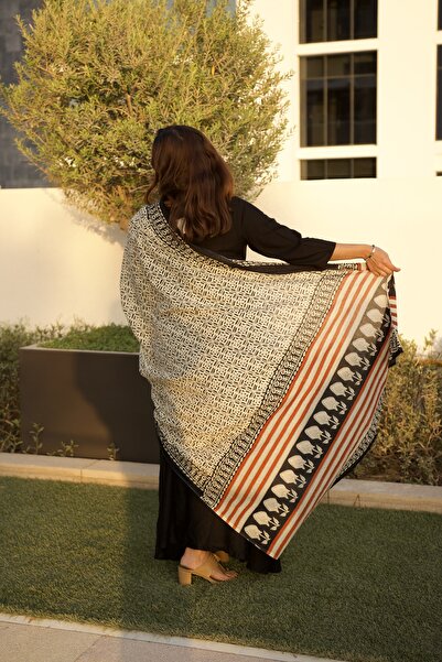 Ruh Collections Solid Black Kurta Set with Cotton Dupatta