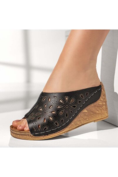 BMoD Papuci de damă negri cu platformă perforată MOD04624