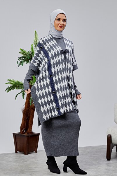 CNR TEKSTİL Bearded Tricot Poncho with Baklava Patterned Striped Button Detail Accessories