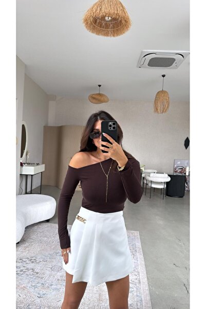 Buket Teke Ekru Zincir Detaylı Şort Etek