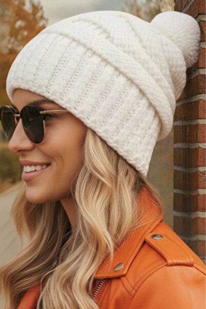 Mood Agenda Women's Winter Pompom Thick Knitted Beanie