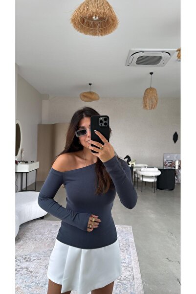 Buket Teke Bluză din țesătură modal importată antracit, cu umăr deschis