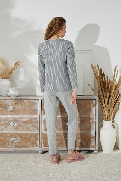 Sevim Kadın Gri Renk Pauntiyeli Uzun Kollu Baskılı Bisiklet Yaka Pijama Takımı C0T8N051