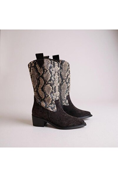 NE&VE SHOES Kahve Süet Hakiki Deri Yılan Baskılı İçten Fermuarlı Kadın Western Bot