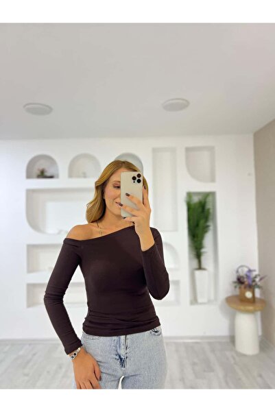 İrka Moda Kayık Yaka Tek Omuz Bluz