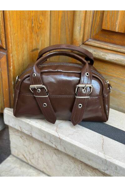 SHIKIRTI حقيبة يد وكتف نسائية صغيرة الحجم من الجلد اللامع مع تفاصيل مشبك حزام...