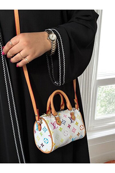 Generic Shoulder bag with accessories