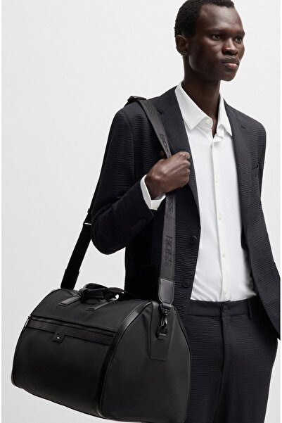 BOSS Erkek Kabartma Logolu Dokuma Kumaş Fermuarlı ve Uzun Askılı Siyah Spor Çanta 50541469-001