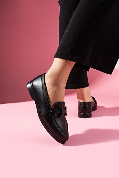 FUGA MODA حذاء هيركون لوفر بابيت كاجوال بإبزيم جلدي أسود