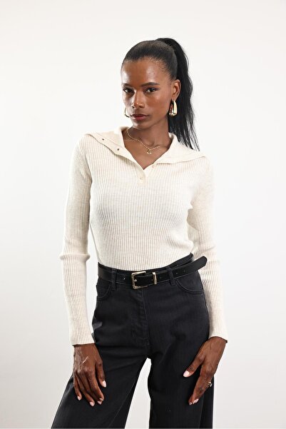 5in1Canpolat Beige Polo Neck Buttoned Knitwear 251001