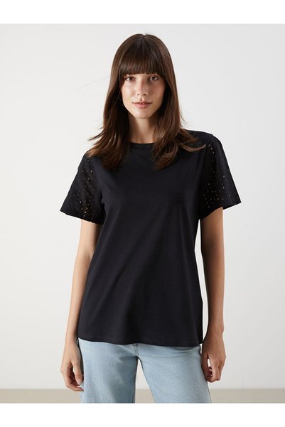 LC Waikiki Freezen Store'dan I Sıfır Roba Yaka Ajurlu Kadın T-shirt