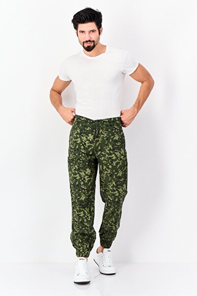 Levi's Men Regular Fit Camouflage Cargo Pants, Multicolor
