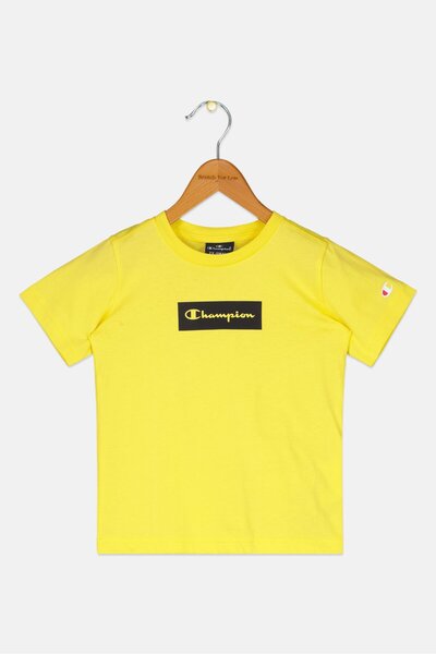 Champion تي شيرت خارجي بأكمام قصيرة وشعار العلامة التجارية للأولاد الصغار، با...