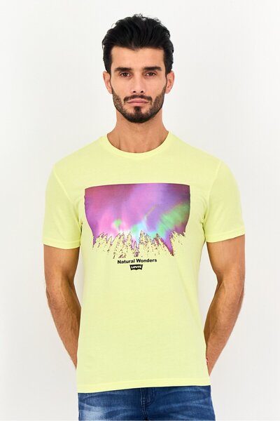 Levi's تي شيرت رجالي بطبعة جرافيكية بأكمام قصيرة ورقبة دائرية، أصفر