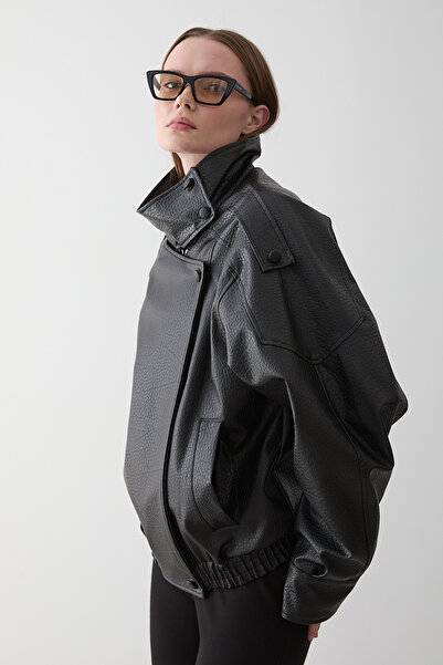 Laluvia Černá kožená bunda s texturou a stojáčkem - 509251