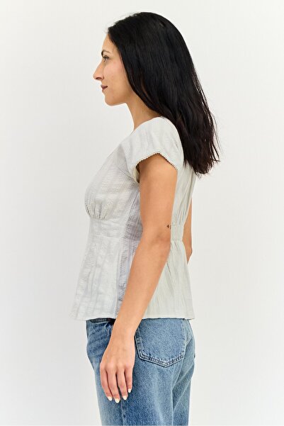 Brave Soul Women V Neck Short Sleeve Textured Top, Light Grey