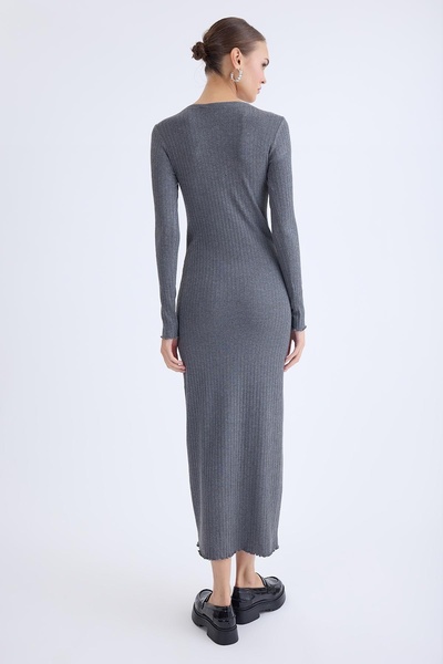 Vitrin Φόρεμα με μακρύ μανίκι με λαιμόκοψη σε σχήμα V