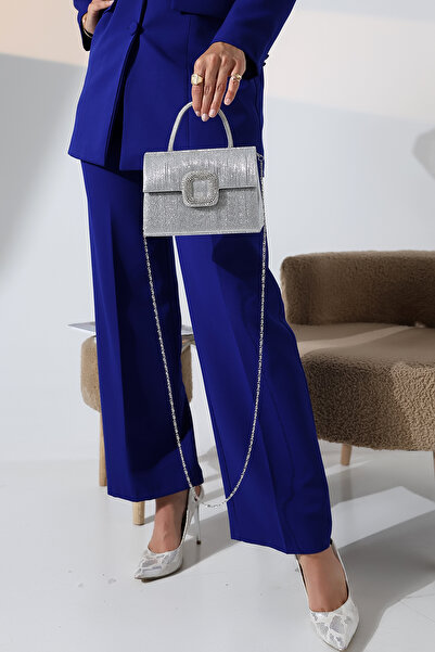 Çanta Trend Rochie de seară pentru femei de dimensiuni mici argintie - geantă de umăr cu o singură compartimentă, cu accesorii argintii și curea de mână și lanț