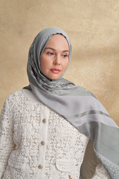 ARMANDA ŞAL FIORI JACQUARD CU MODELE MIXTE DE LEOPARD - VERDE INĂLĂTĂ