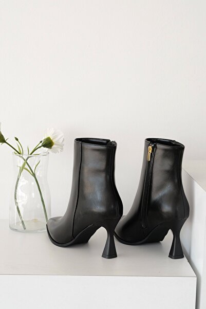 Meral Özgenç İnce Topuklu Bot