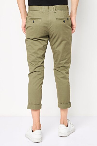 Lacoste Men Slim Fit Solid Chino Pants, Khaki