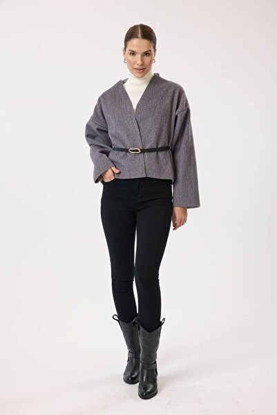 Kadın Oversize Kuşaklı Ceket – Şık ve Minimalist Tasarım