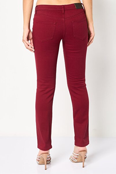 Lacoste Women Slim Fit Solid Stretchable Denim Jeans, Maroon