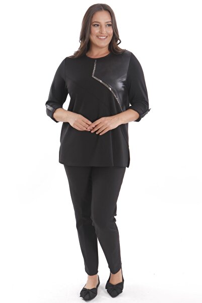 SERTUĞ Μπλούζα Trend42plus Plus Size με λεπτομέρεια από πέτρα σε μαύρο χρώμα