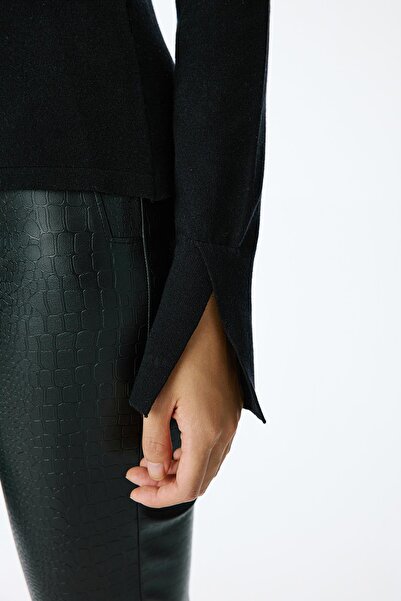 rue Basic Black Knit Blouse with Collar