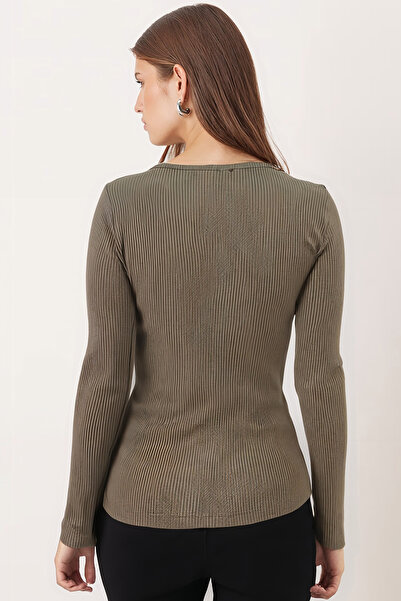 armonika Γυναικεία μπλούζα με μακρύ μανίκι με φαρδύ γιακά με κουμπιά με σχισμή μπροστά ARM-26K001008