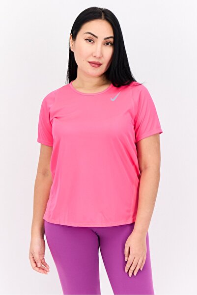 Nike تي شيرت رياضي نسائي بأكمام قصيرة للجري، لون وردي نيون