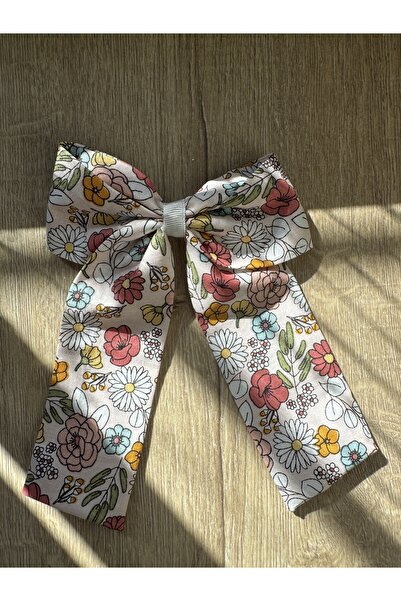 White Alamode Floral Bow Buckle