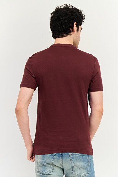 Levi's Men Band Collar Short Sleeves Brand Logo T-shirts, Maroon