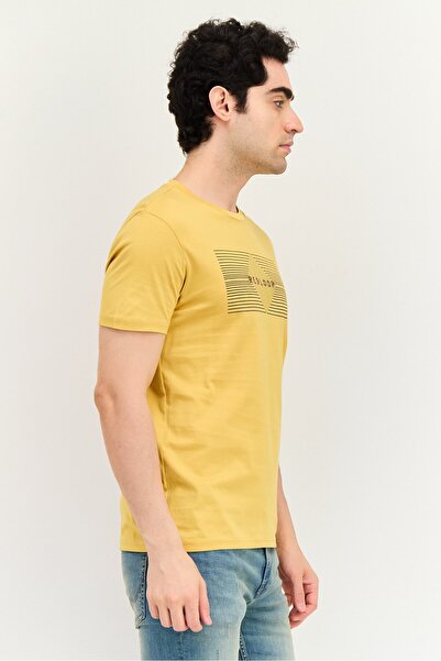 Levi's Men Crew Neck Short Sleeve Graphic Print T-Shirt, Mustard