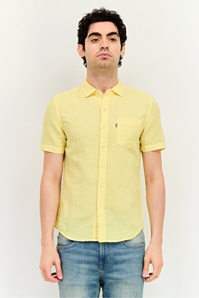 Levi's قميص رجالي كاجوال بأكمام قصيرة وشعار العلامة التجارية، بقصة قصة ضيقة ،...