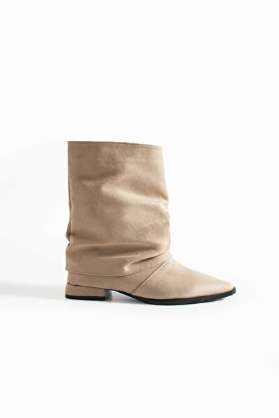 diclepolat Kadın Bej Süet Alçak Topuklu Sivri Burun Dökümlü Bot Alora