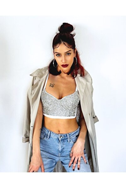 BIGPARTYWEAR سترة بيضاء بتفاصيل حجرية