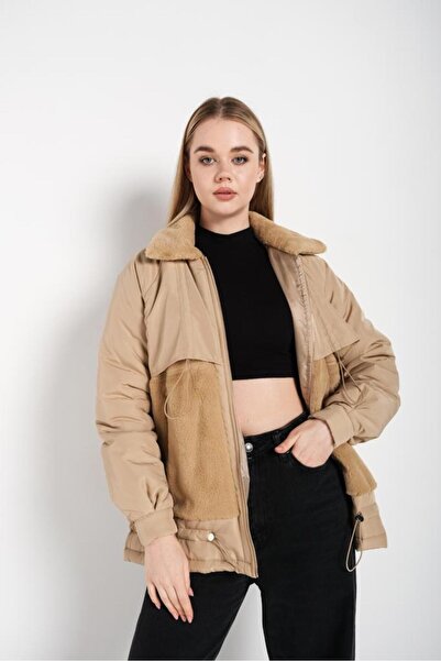 adel deniz collection معطف نسائي من الفرو بتفاصيل من الصوف بلون تان، لون جملي