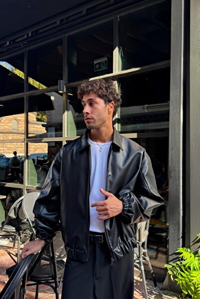 Flaw Wear سترة جلدية أساسية باللون الأسود