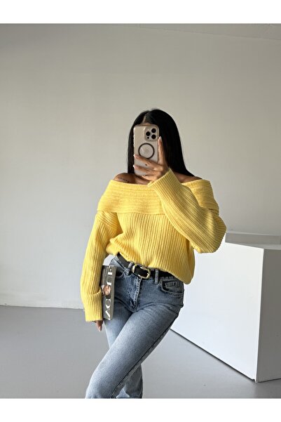 Bracha Madonna Collar Standard Size Comfortable Fit Ribbed Women's Knitwear Sweater