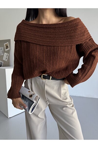 Bracha Madonna Collar Standard Size Comfortable Fit Ribbed Women's Knitwear Sweater