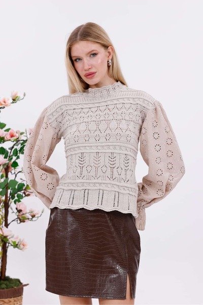 Pulli Collection Fisto Detailed Lace Blouse