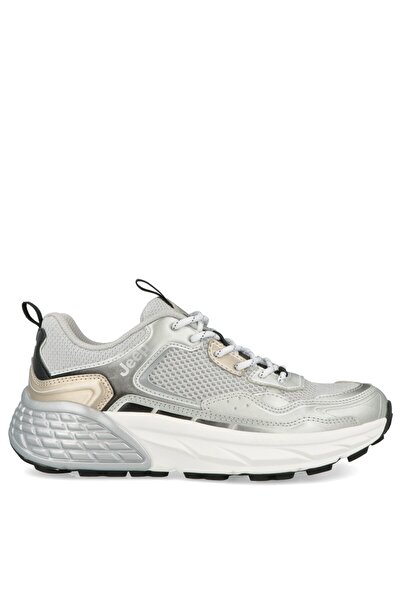 Jeep مغلفة بالأخدود