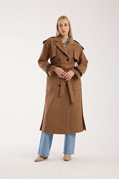 ŞEYDA ERTEM KAHVERENGİ DERİ DETAYLI YÜNLÜ KAŞE UZUN MANTO