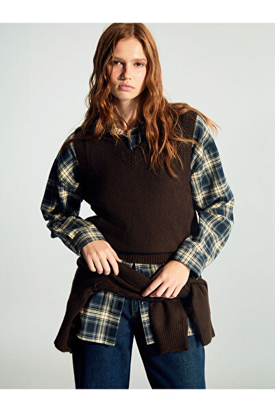 LC Waikiki Sparkling Choices from Shining Store |   V-Neck Women's Knitwear Sweater