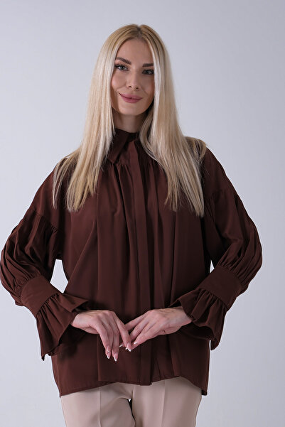Feminist Göğüs ve Manşeti Büzgü Detaylı Bluz Kahve 3972060
